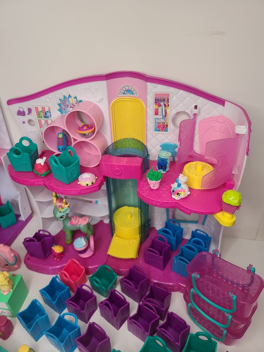 Large Shopkins Bundle Houses Cars & 120+ Figures - Picture 4 of 16